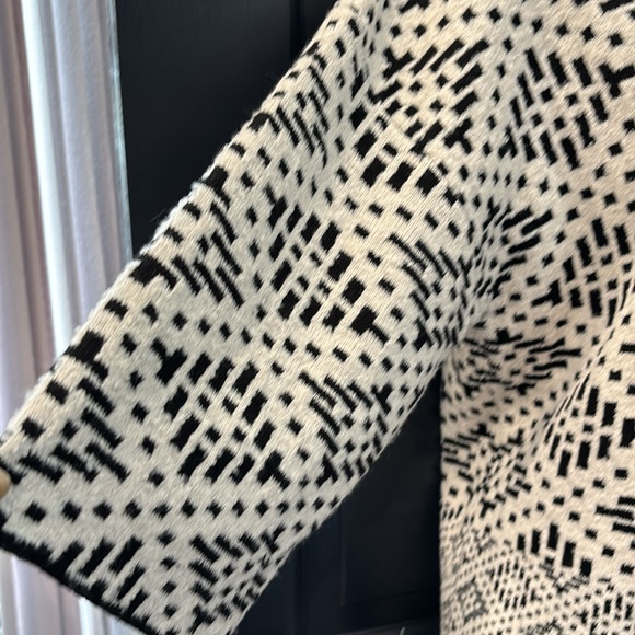 H&M Black And White Design Sweater, Size Small - Picture 3 of 5